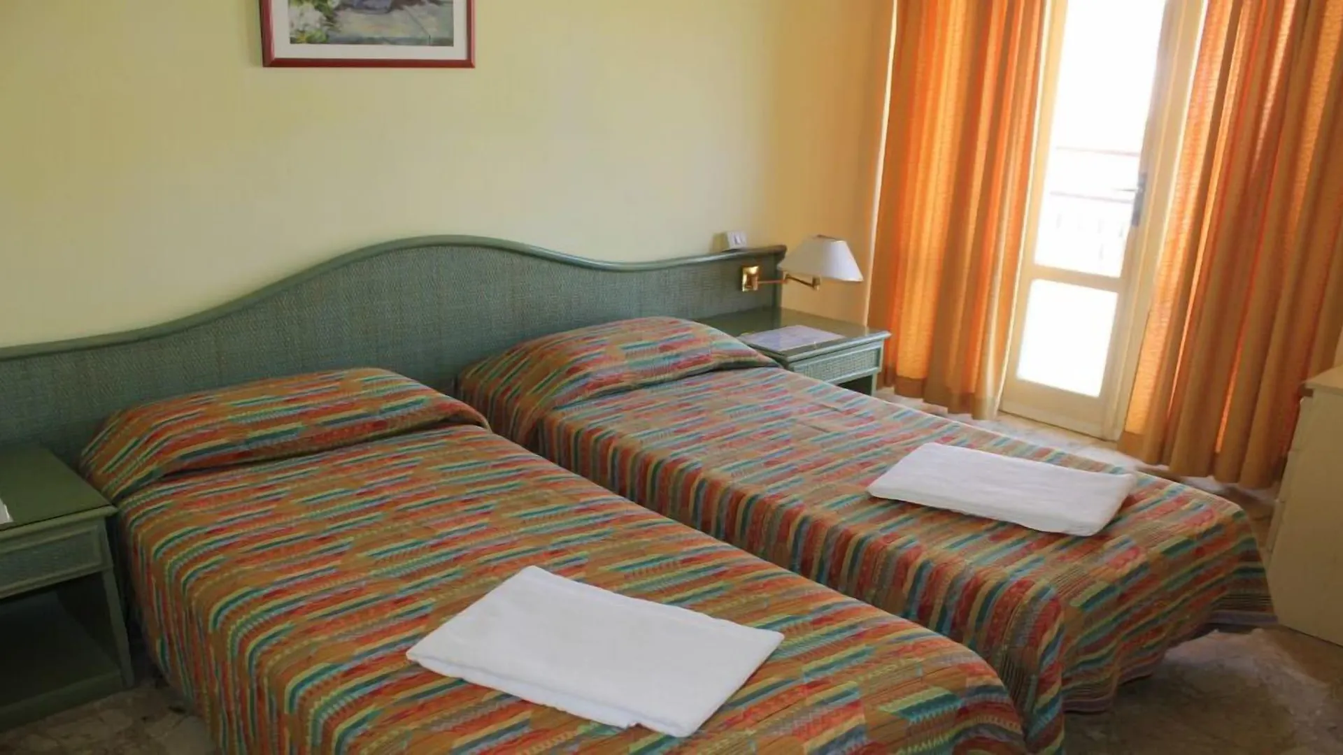 Hotel Amalfi Лидо-ди-Езоло