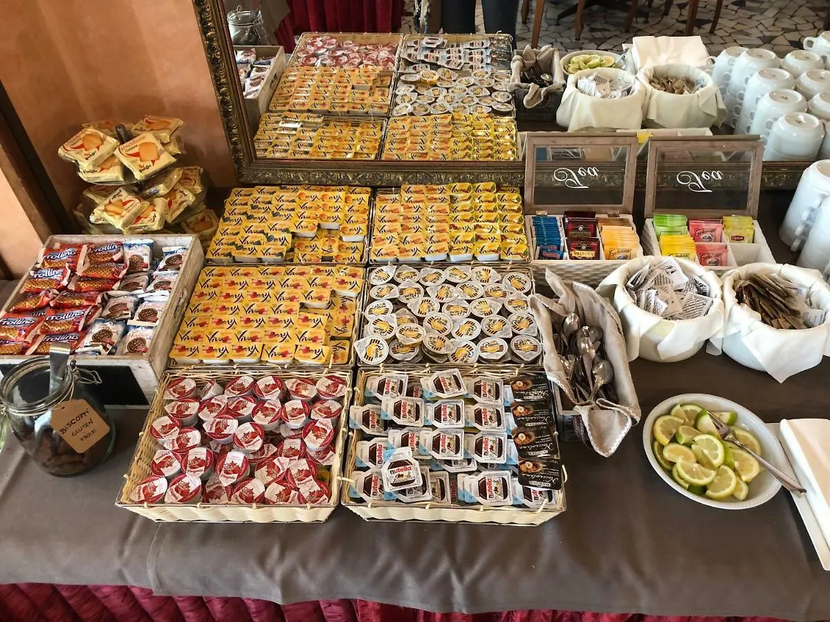 Hotel Amalfi Τζεσόλο Λίντο 3*,